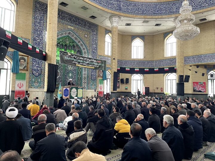 تصاویر/ قامه آخرین نماز جمعه سال با حضور امت انقلابی ملارد