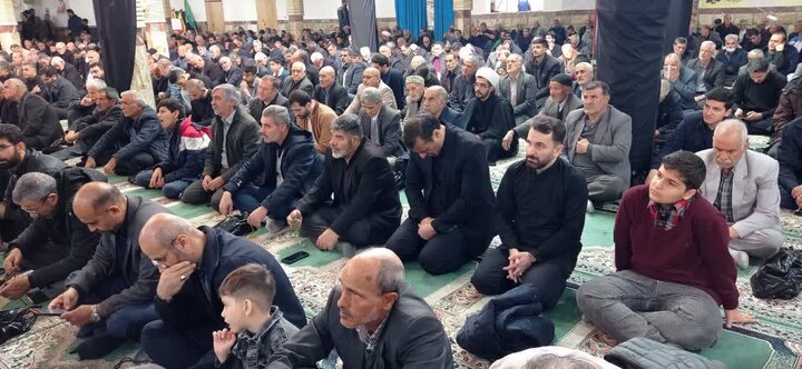 تصاویر/اقامه نماز دشمن شکن جمعه در الیگودرز