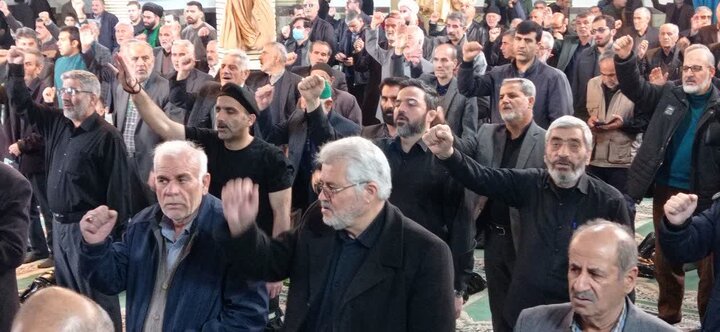 تصاویر/اقامه نماز دشمن شکن جمعه در الیگودرز