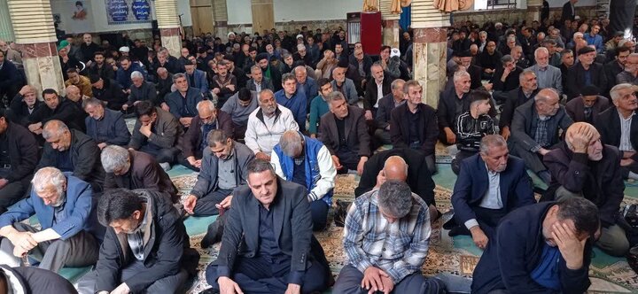 تصاویر/اقامه نماز دشمن شکن جمعه در الیگودرز