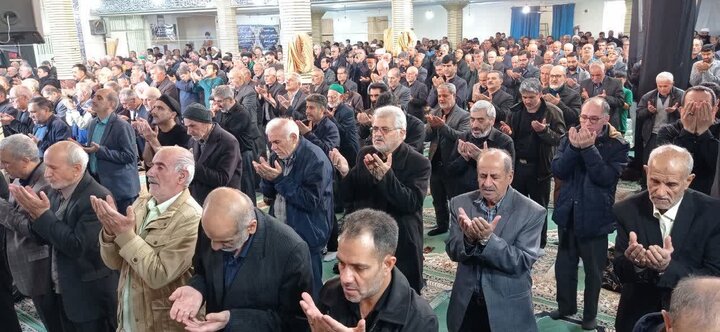 تصاویر/اقامه نماز دشمن شکن جمعه در الیگودرز