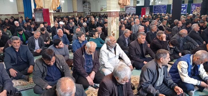 تصاویر/اقامه نماز دشمن شکن جمعه در الیگودرز