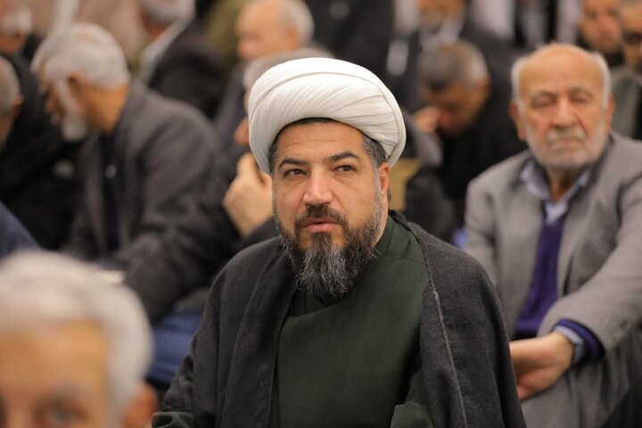 تصاویر/  آخرین نماز جمعه سال در ساوجبلاغ