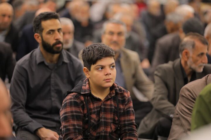 تصاویر/  آخرین نماز جمعه سال در ساوجبلاغ
