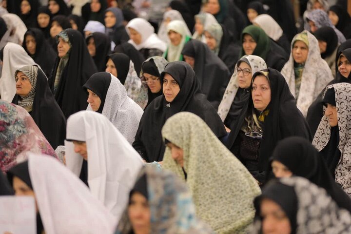 تصاویر/  آخرین نماز جمعه سال در ساوجبلاغ