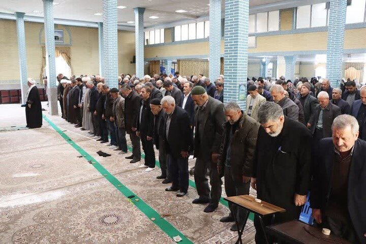 تصاویر/ آیین عبادی سیاسی نماز جمعه نوشین شهر