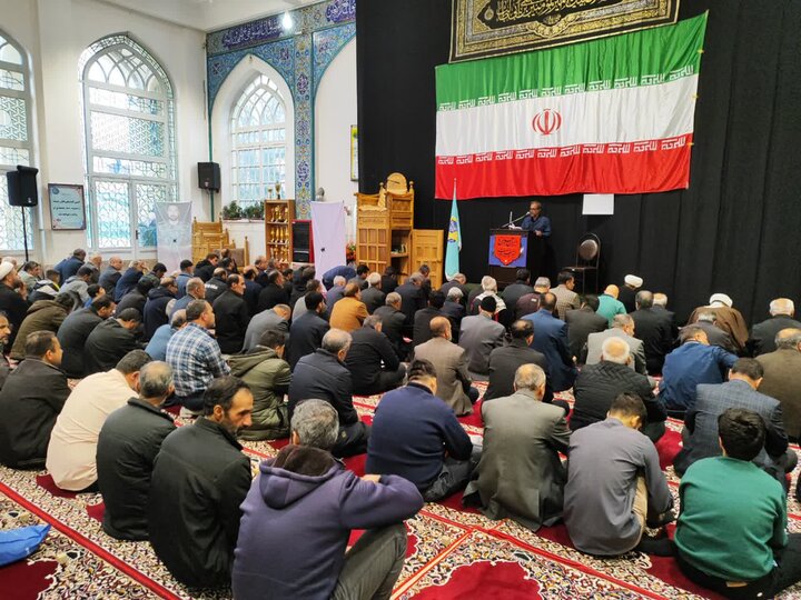 تصاویر/آخرین نماز عبادی سیاسی جمعه سال ۱۴۰۴ قمصر