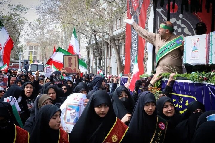 تصاویر/مراسم تشییع شهدای والامقام جنگ رمضان  در اراک