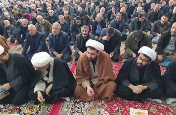تصاویر / اقامه آخرین نماز جمعه سال 1404 در مصلی های سراسر استان همدان