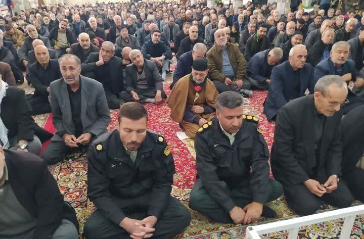 تصاویر / اقامه آخرین نماز جمعه سال 1404 در مصلی های سراسر استان همدان