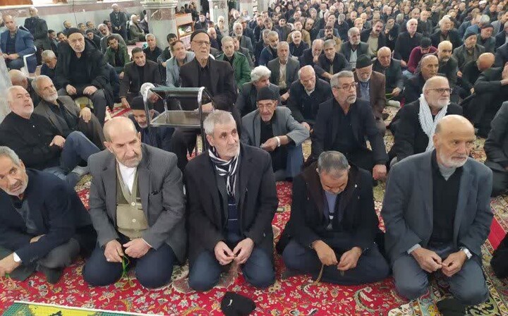 تصاویر / اقامه آخرین نماز جمعه سال 1404 در مصلی های سراسر استان همدان