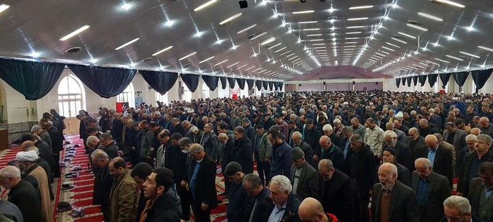 تصاویر / اقامه آخرین نماز جمعه سال 1404 در مصلی های سراسر استان همدان