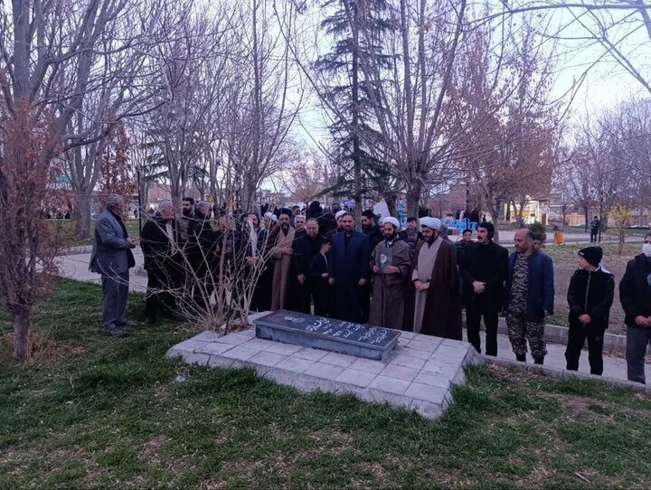 تصاویر/ تحویل سال ۱۴۰۵ در کنار مزار شهدای باروق