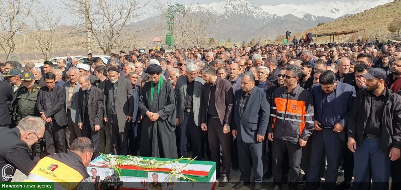 تصاویر /  مراسم تشییع پیکر پاک شهید محسن دلاوری در روستای آرتیمان تویسرکان