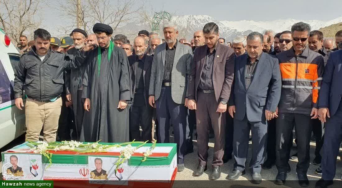 تصاویر /  مراسم تشییع پیکر پاک شهید محسن دلاوری در روستای آرتیمان تویسرکان
