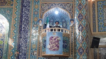 ملت ایران در برابر تهدید و فشارهای دشمن عقب‌نشینی نکرد
