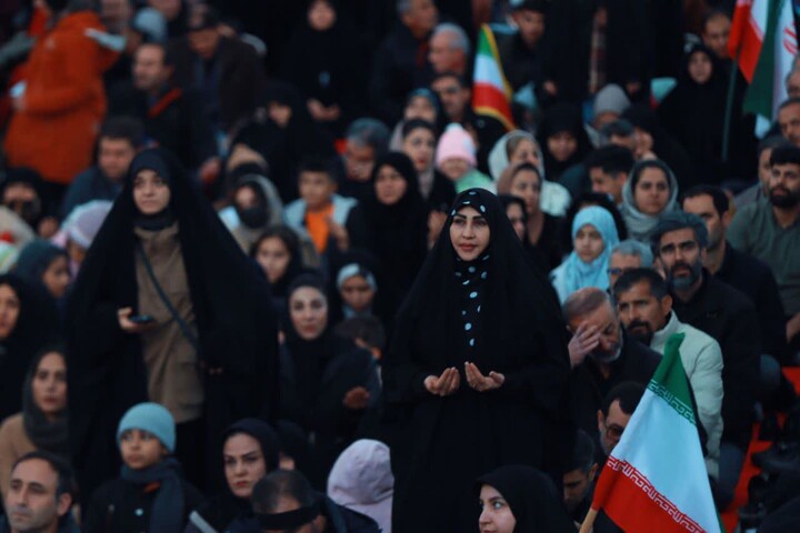 تحویل سال ۱۴۰۵ در سبزه میدان زنجان