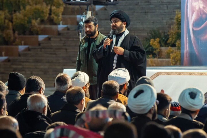 تحویل سال ۱۴۰۵ در سبزه میدان زنجان
