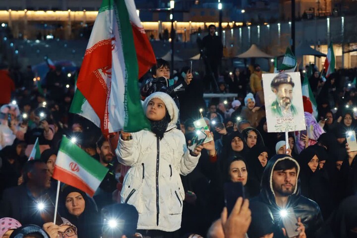 تحویل سال ۱۴۰۵ در سبزه میدان زنجان