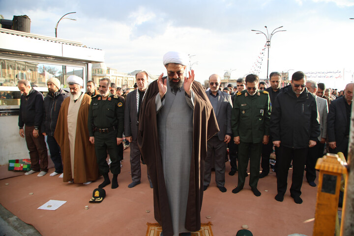 تصاویر / اقامه نماز عید فطر در همدان