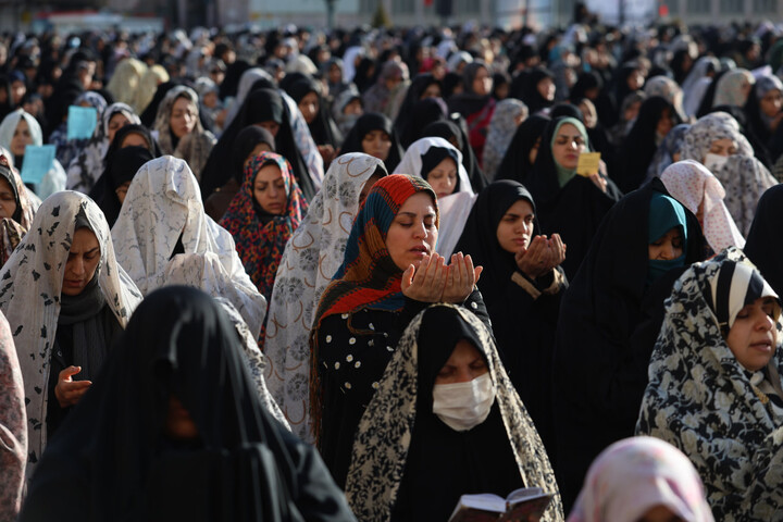تصاویر / اقامه نماز عید فطر در همدان