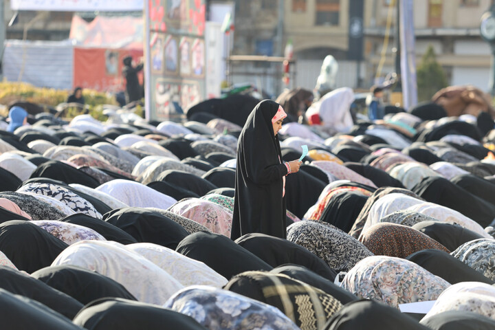 تصاویر / اقامه نماز عید فطر در همدان