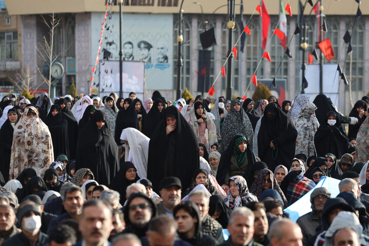 تصاویر / اقامه نماز عید فطر در همدان