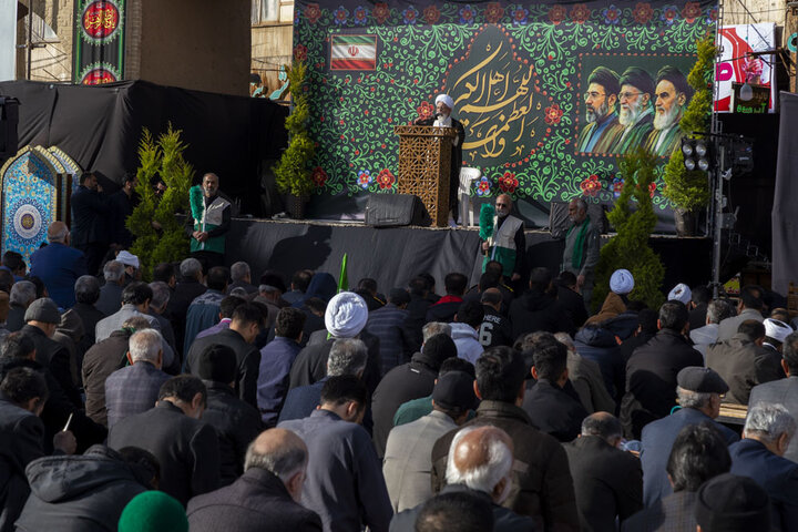 اقامه نماز عید فطر به امامت آیت الله ناصری