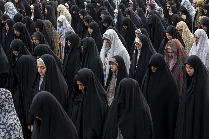اقامه نماز عید فطر به امامت آیت الله ناصری
