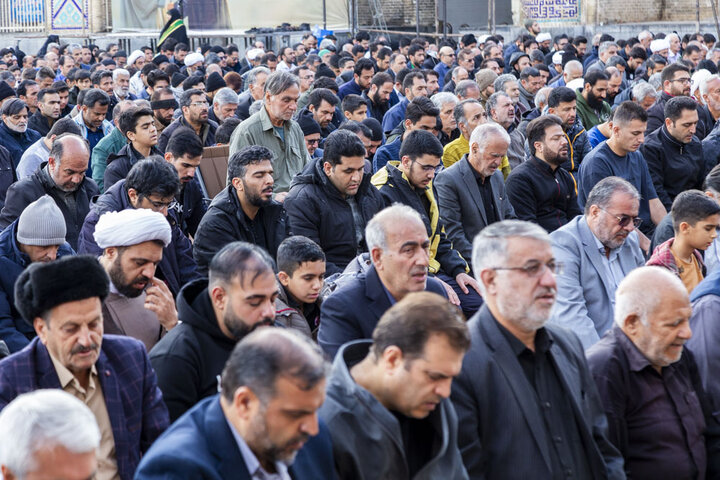 اقامه نماز عید فطر به امامت آیت الله ناصری
