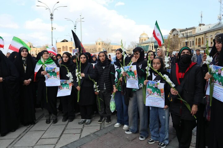 تصاویر / استقبال باشکوه همدان از بانوان فوتبالیست