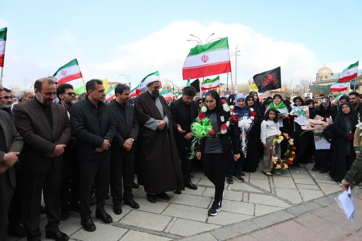 تصاویر / استقبال باشکوه همدان از بانوان فوتبالیست
