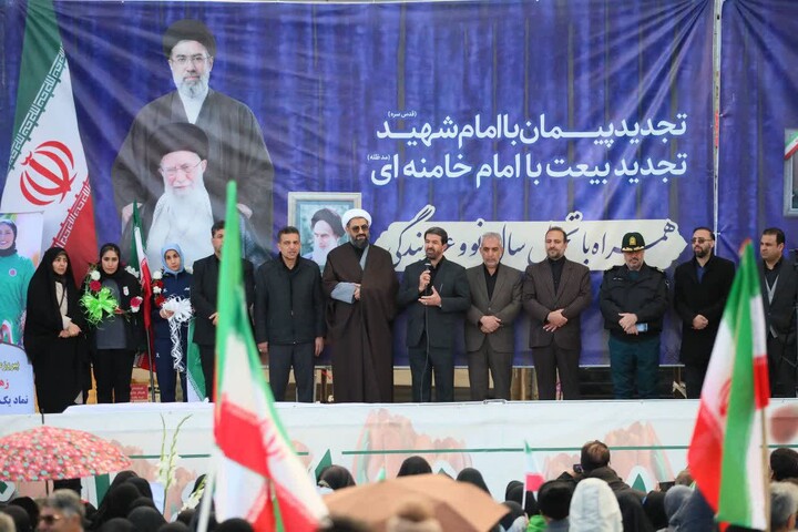 تصاویر / استقبال باشکوه همدان از بانوان فوتبالیست