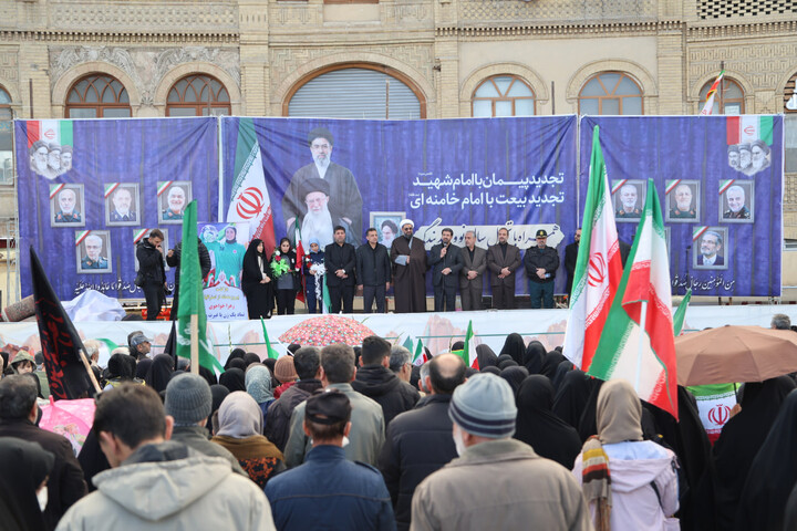 تصاویر / استقبال باشکوه همدان از بانوان فوتبالیست