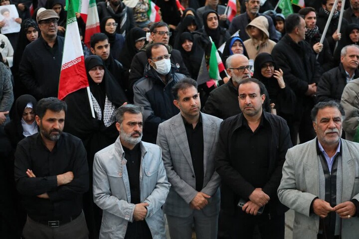 تصاویر / تجدید میثاق مسئولان و مردم همدان با آرمان‌های انقلاب در لحظه تحویل سال