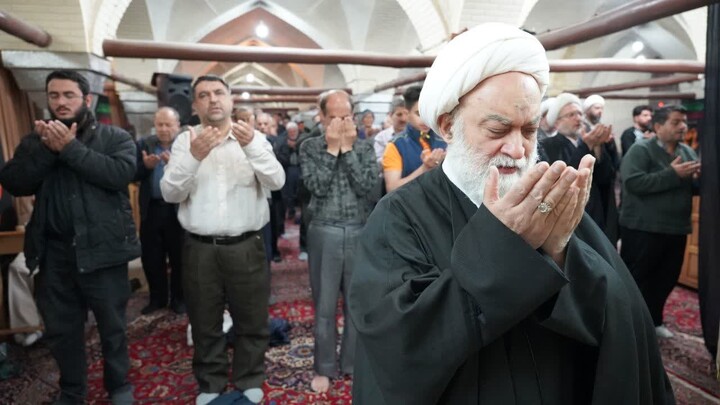 فیلم| اقامه ۱۴۸ امین سال نماز عیددفطر در مسجد نو بازار اصفهان