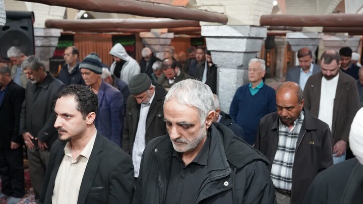 فیلم| اقامه ۱۴۸ امین سال نماز عیددفطر در مسجد نو بازار اصفهان