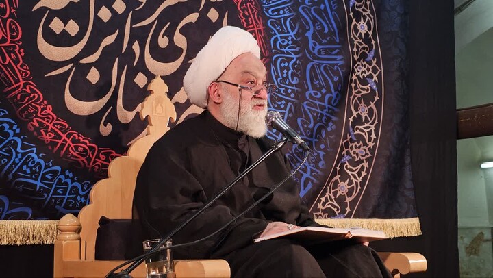 فیلم| اقامه ۱۴۸ امین سال نماز عیددفطر در مسجد نو بازار اصفهان