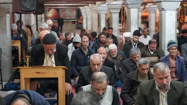 فیلم| اقامه ۱۴۸ امین سال نماز عیددفطر در مسجد نو بازار اصفهان