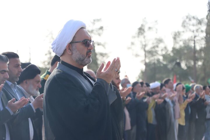تصاویر/ نماز عید سعید فطر در نوروز ۱۴۰۵ در حسینیه ۱۲ امام مهریز