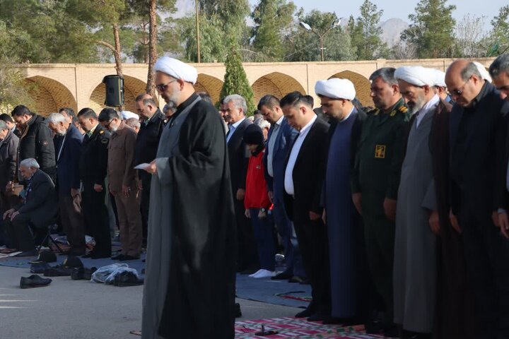 تصاویر/ نماز عید سعید فطر در نوروز ۱۴۰۵ در حسینیه ۱۲ امام مهریز
