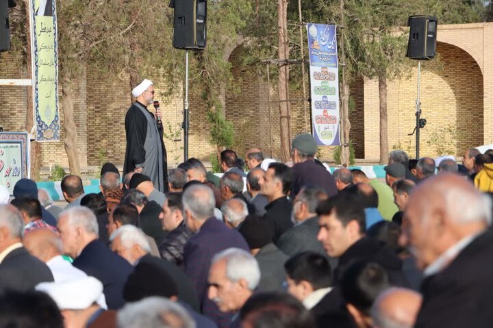 تصاویر/ نماز عید سعید فطر در نوروز ۱۴۰۵ در حسینیه ۱۲ امام مهریز