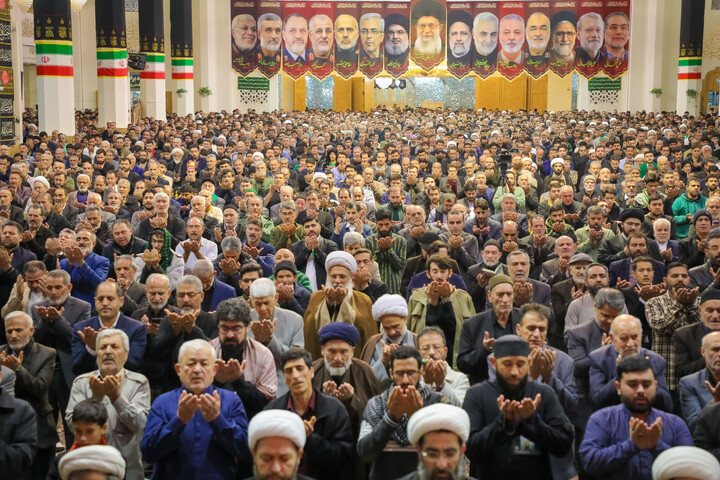 تصاویر/ اقامه نماز عید فطر در حرم حضرت معصومه سلام‌الله‌علیها