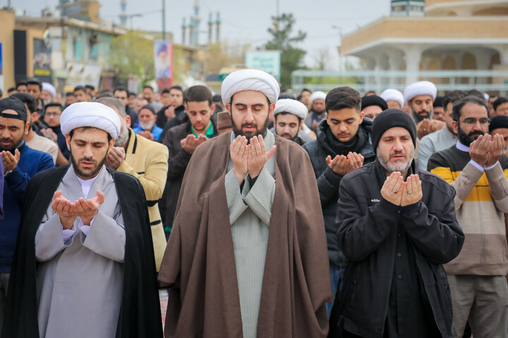 تصاویر/ اقامه نماز عید فطر در حرم حضرت معصومه سلام‌الله‌علیها