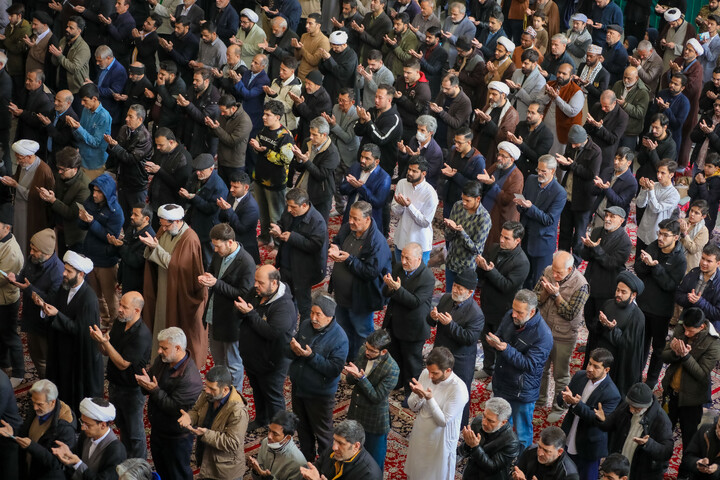 تصاویر/ اقامه نماز عید فطر در حرم حضرت معصومه سلام‌الله‌علیها