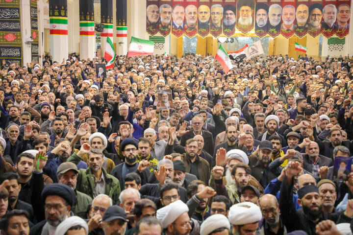 تصاویر/ اقامه نماز عید فطر در حرم حضرت معصومه سلام‌الله‌علیها