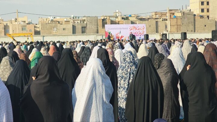 تصاویر/ اقامه نماز عید سعید فطر در بهارستان