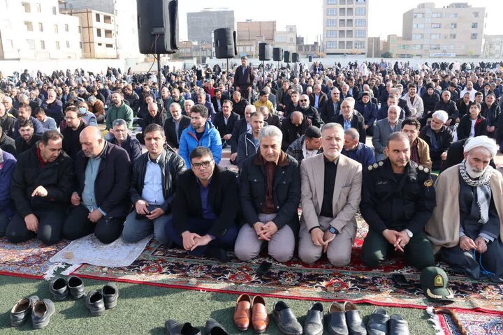 تصاویر/ اقامه نماز عید سعید فطر در بهارستان