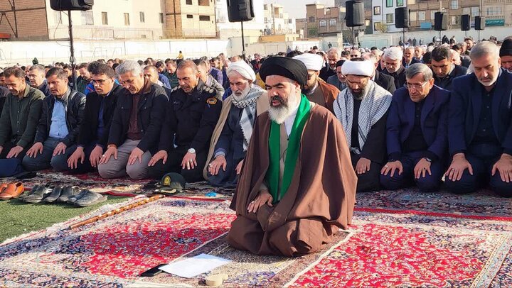 تصاویر/ اقامه نماز عید سعید فطر در بهارستان