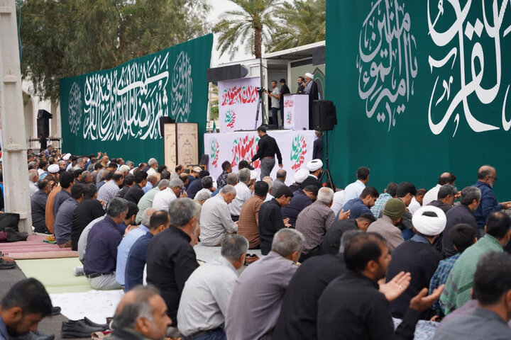 تصاویر/  نماز عید سعید فطر بندرعباس 1405
